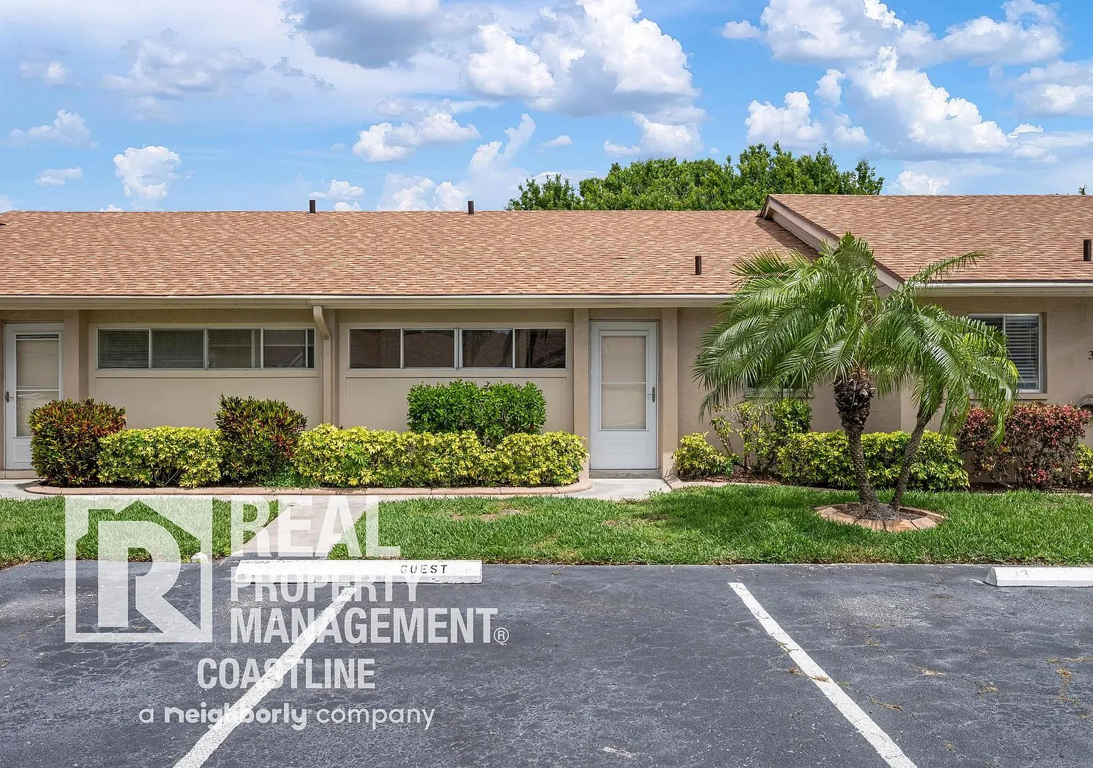 Luxurious Fully Renovated 2 Bed/2Bath Condo — Photo 4