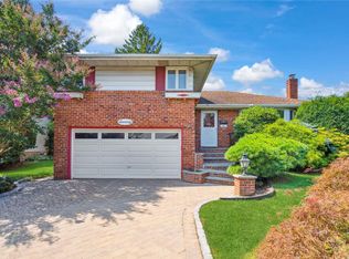 70 Colony Ln, Syosset, NY 11791