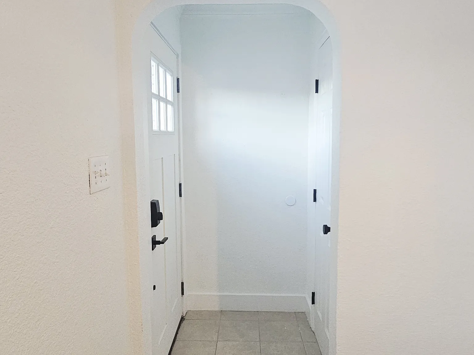 3 bed, 1176 sqft, $2,400 — Photo 3