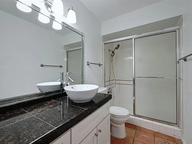 6637 Valleyside Rd — Photo 21