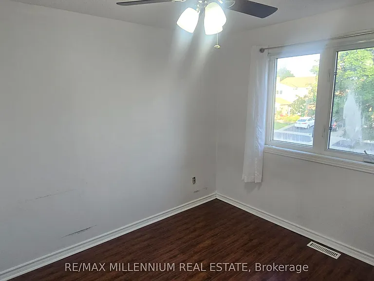 32 Abelard Ave #UPPER — Photo 20