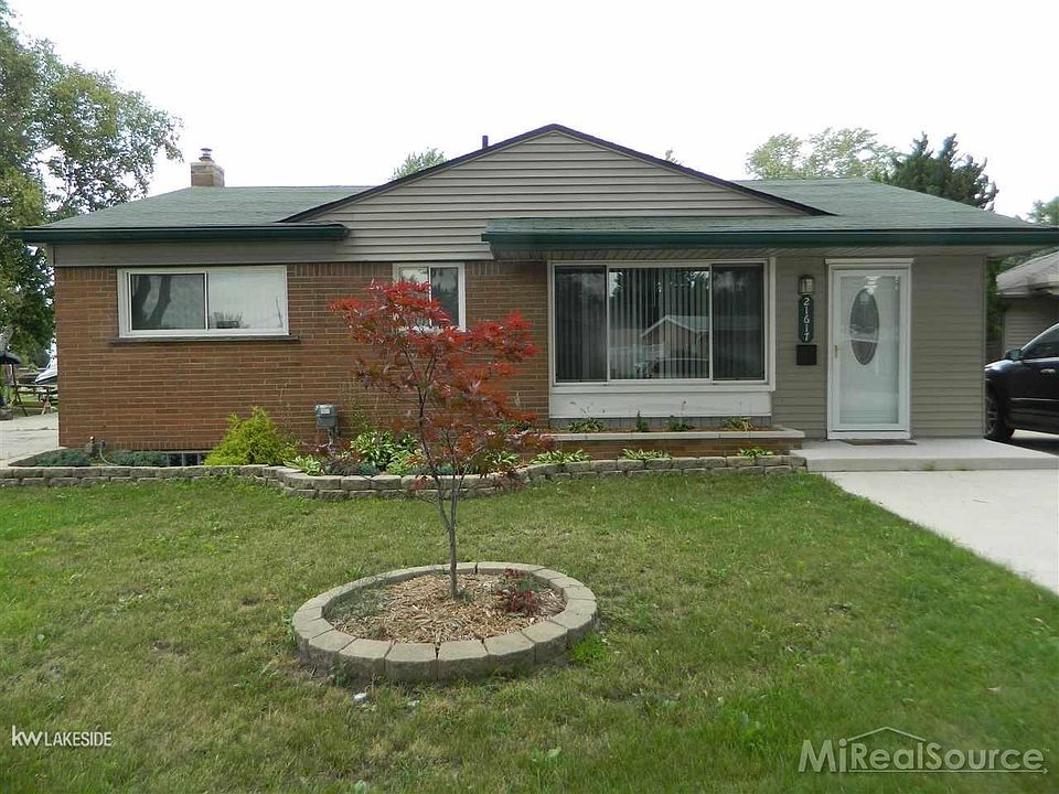 1st image of 21617 Briarcliff St