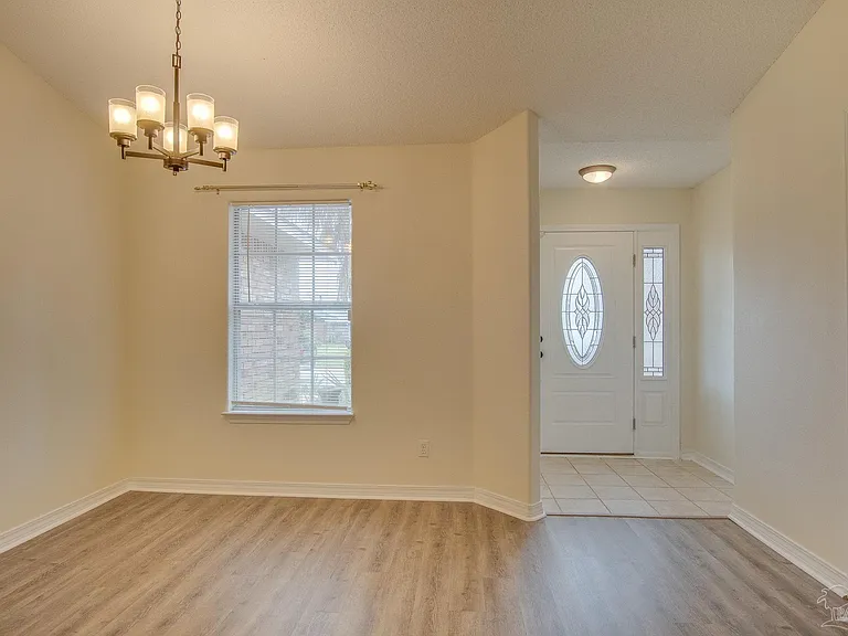 3012 Classic Dr — Photo 3