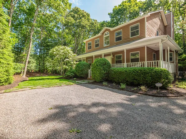 159 Roses Grove Rd, Southampton, NY 11968