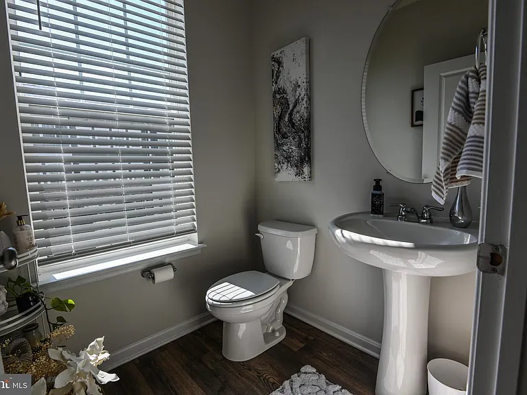 2047 Hinshaw Dr — Photo 11