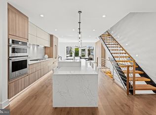 3728 R St NW, Washington, DC 20007