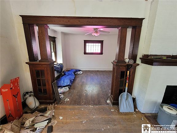 4th image of 13 Linden Ave
