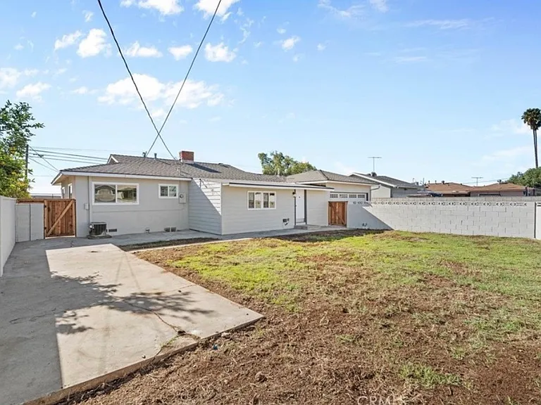 5572 San Bernardino St — Photo 9