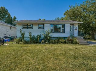 1640 Mary St #2, Kingston, ON K7M 5J1