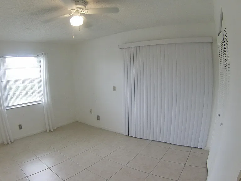 556 Capri Park #L — Photo 18