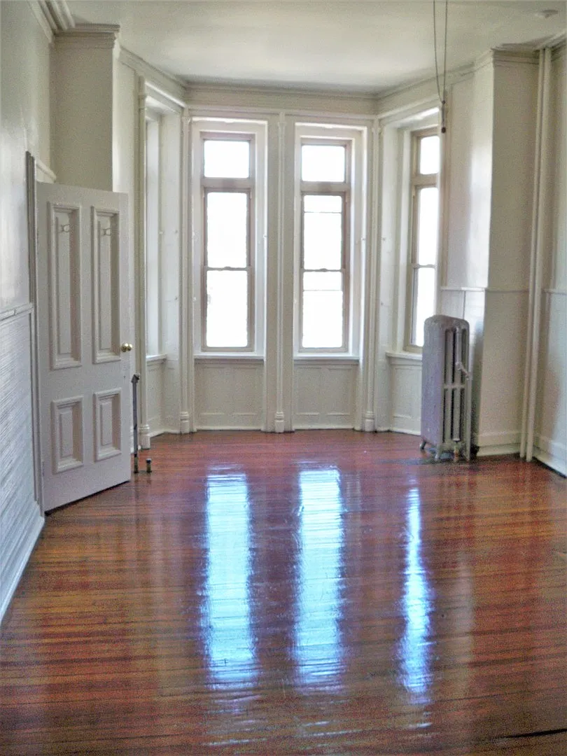 1218 St Paul Street — Photo 2