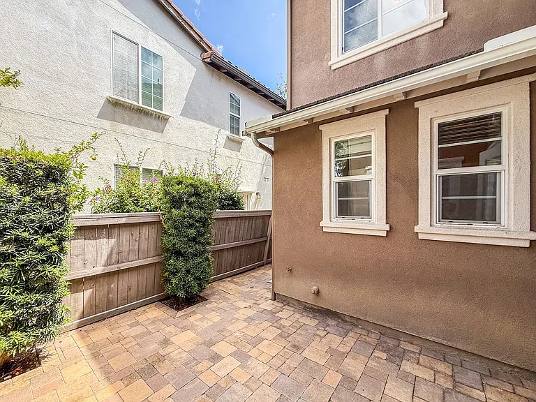 8404 Katherine Claire Ln — Photo 18