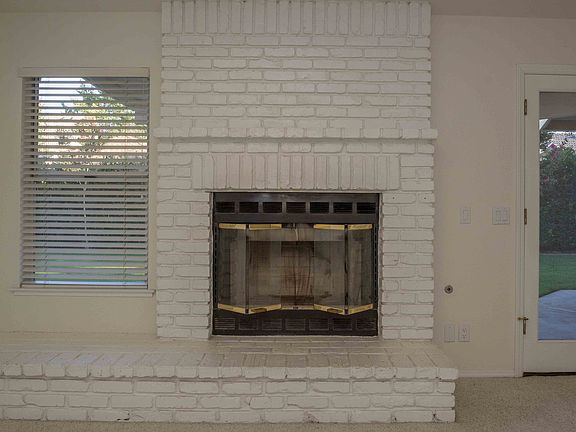 5th image of 1207 E Muncie Ave