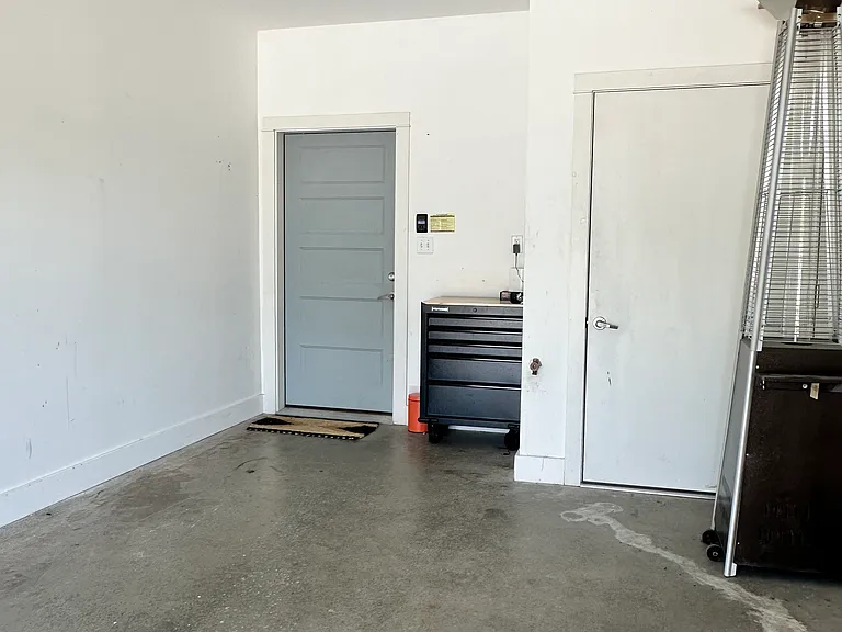 2246 Ohio St — Photo 31