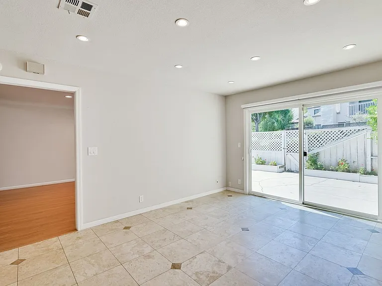 6651 Bunker Hill Ct — Photo 13