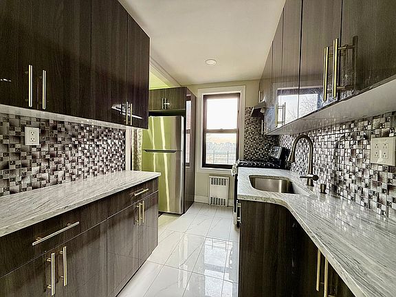 3rd image of 112-30 Northern Blvd E Unit 4G