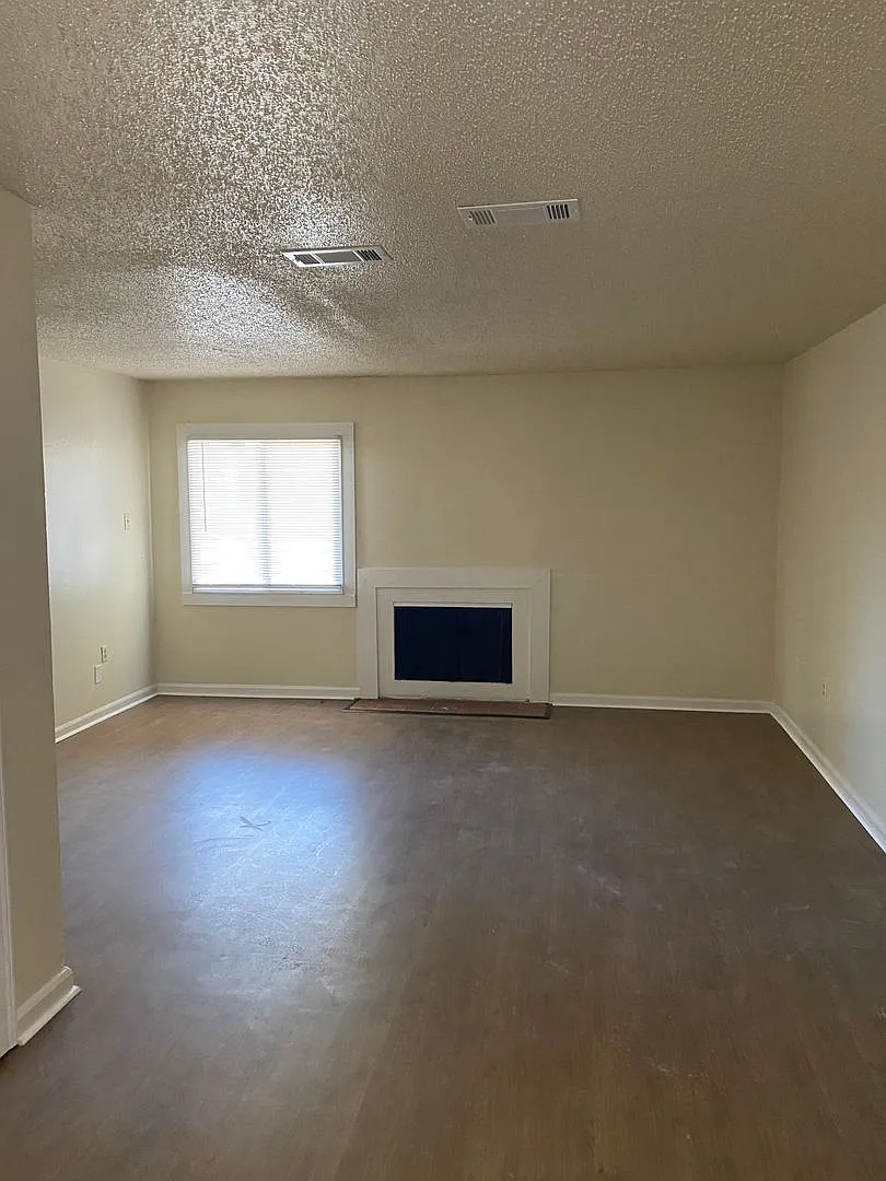 G 1346 Jade Ave — Photo 2