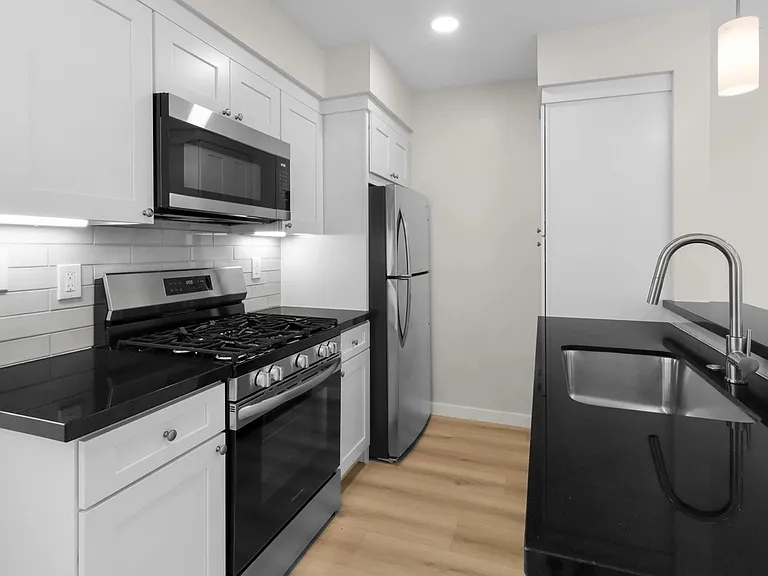 2823 S Corning St #4 — Photo 15