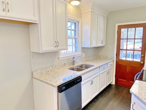 5th image of 1125 Glenfield Dr