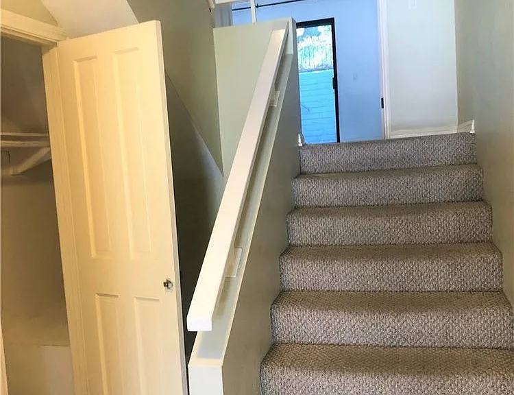 4735 Club View Dr — Photo 16