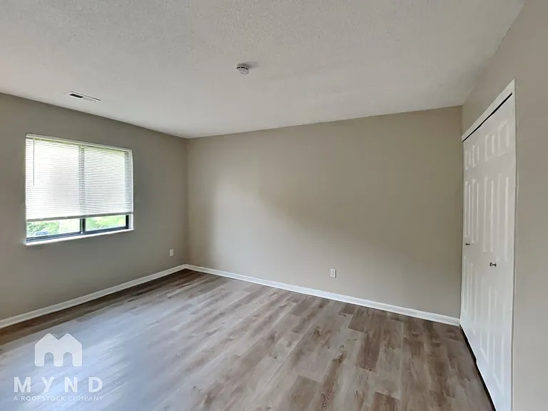 3035 Falcon Bridge Dr — Photo 10