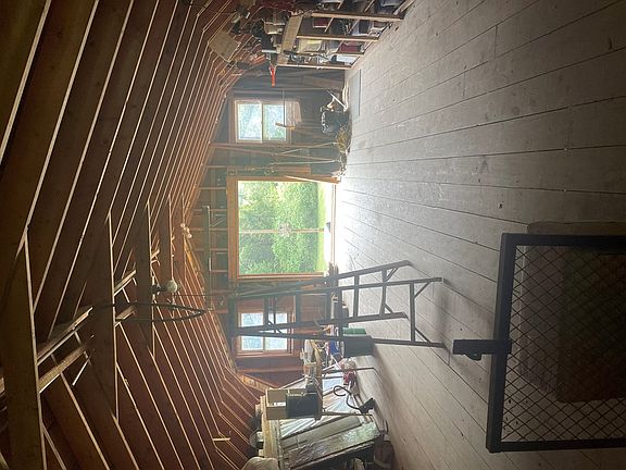 4th image of 54 Weaver Ln