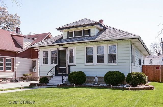 1st image of 924 W Park Ave