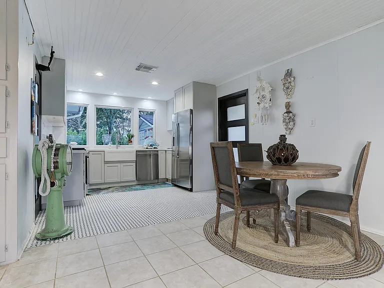 4449 Shady Lake Dr — Photo 9