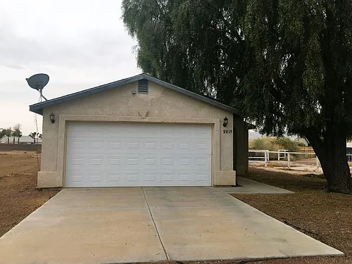 9815 S Phoenix Dr Photo 1