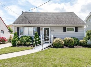2568 Legion St, Bellmore, NY 11710