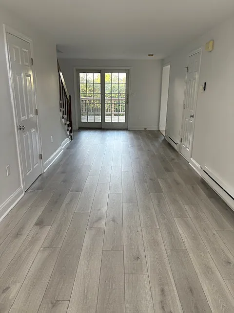3 bed, 2.5 bath, 1394 sqft, $3,800 — Photo 2