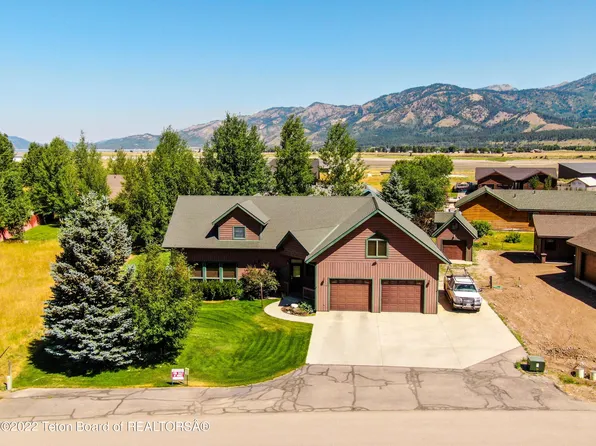 448 River View Dr, Alpine, WY 83128