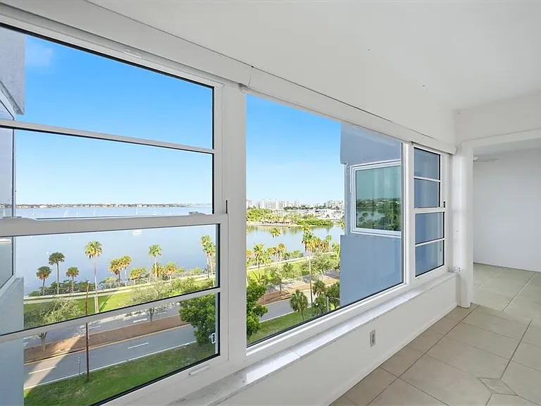 555 S Gulfstream Ave #902 — Photo 4