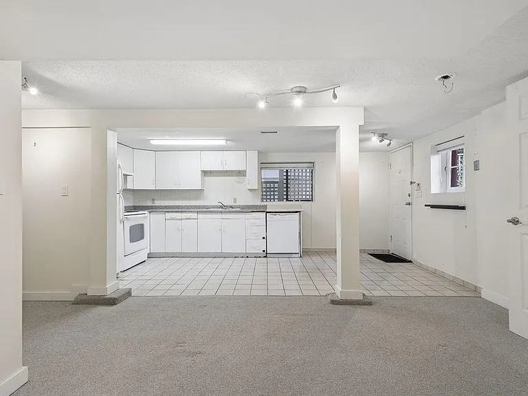 3229 W 11th Ave #GROUND LEVEL — Photo 3