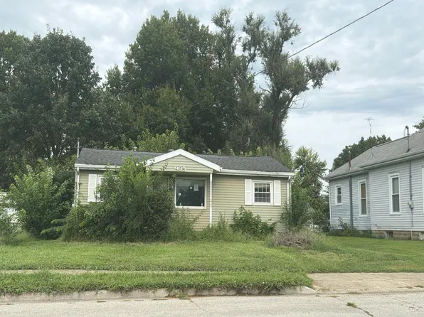 905 W Adams St, Taylorville, IL 62568