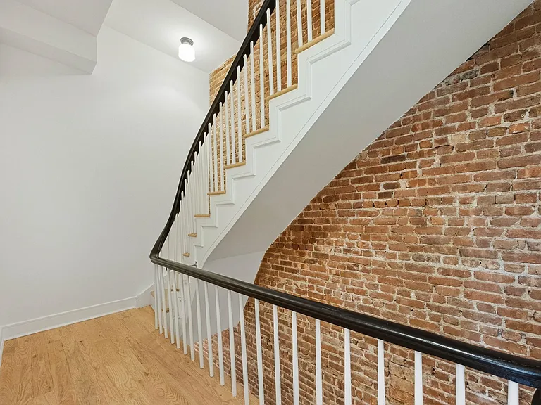 525 Washington St #1 — Photo 14