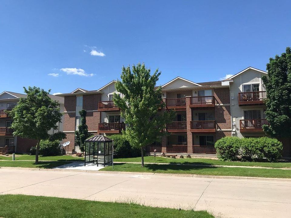 1st image of 454 W Side Dr