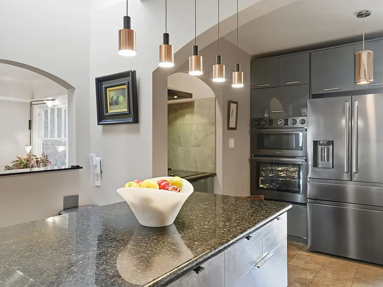 804 Avalon Ave — Photo 10
