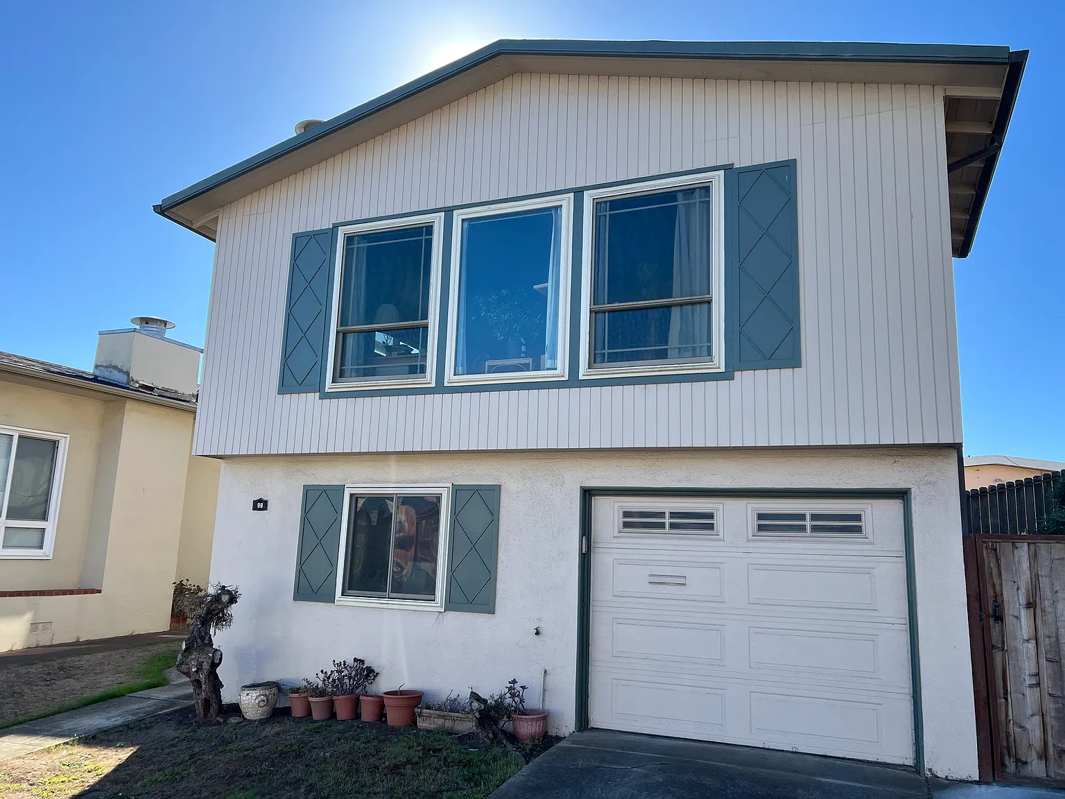 3 bed, 1370 sqft, $4,200 — Photo 1