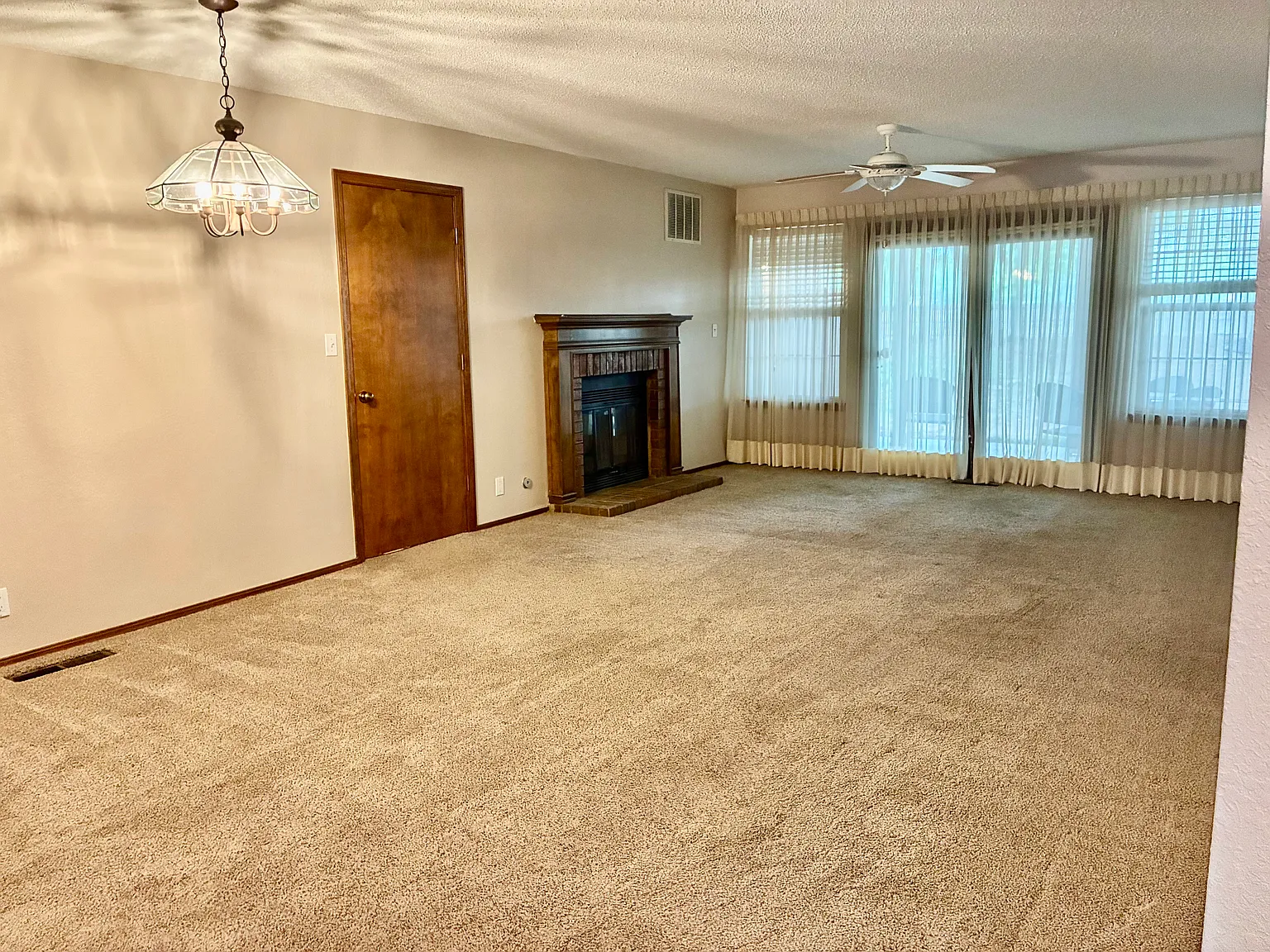 6245 S Yorktown Pl — Photo 2