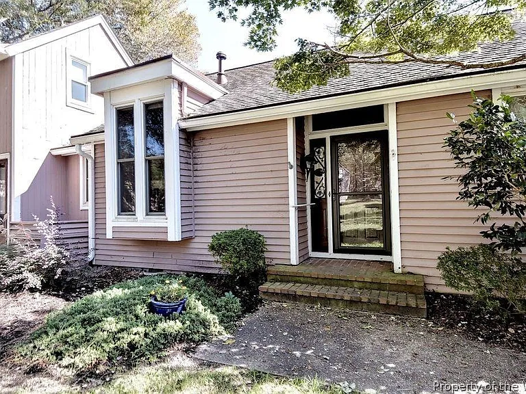 323 Littletown Quarter — Photo 2