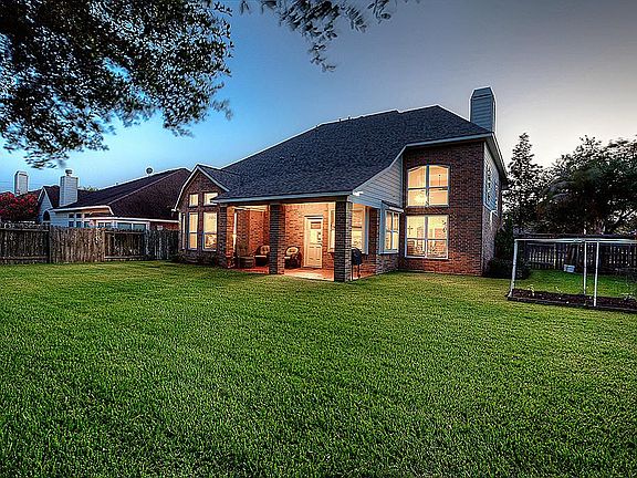 4th image of 3618 Hawkins Cir