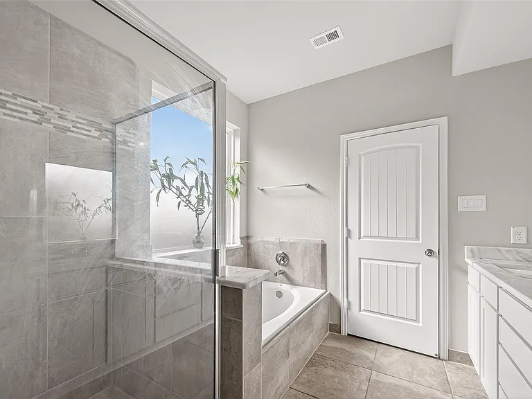 3723 Lake Varano Cir — Photo 22
