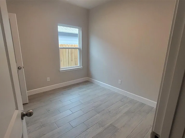 11915 Nelwood St — Photo 10