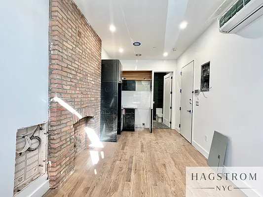 Rented by Hagstrom Management Inc | media 6