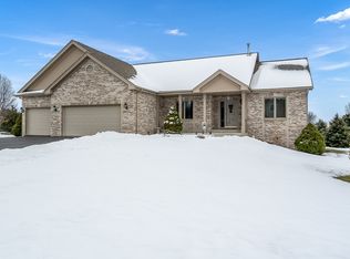 125 Boeing Trl, Poplar Grove, IL 61065