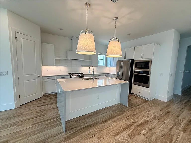 12438 Clear Sapphire Dr — Photo 6