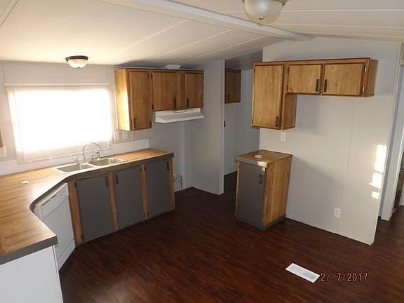 4th image of 203 N School St