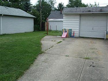 3rd image of 13302 Oak Park Blvd