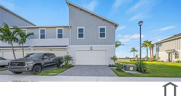 4 bed, 1800 sqft, $4,700 — Photo 2